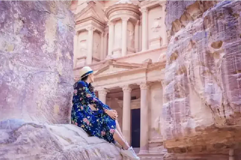 Tour Giordania 5 Giorni : Scoperta di Petra, deserto del Wadi Rum e relax sul Mar Morto